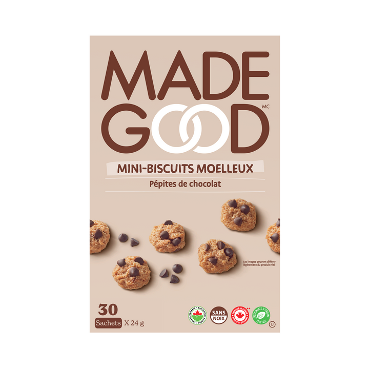 Une boite avec 30 sachets de MadeGood mini-biscuits moelleux saveur de pepites de chocolat
